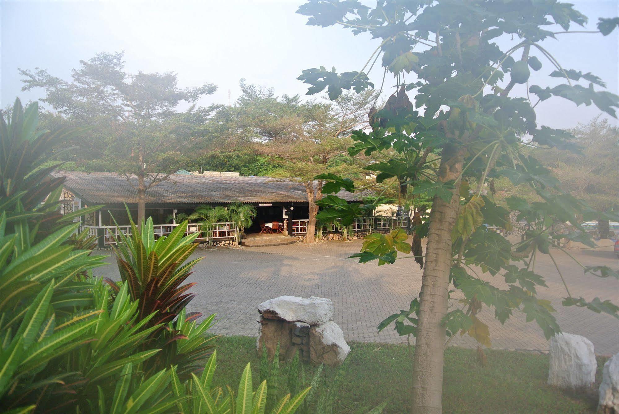 Akosombo Continental Hotel Экстерьер фото