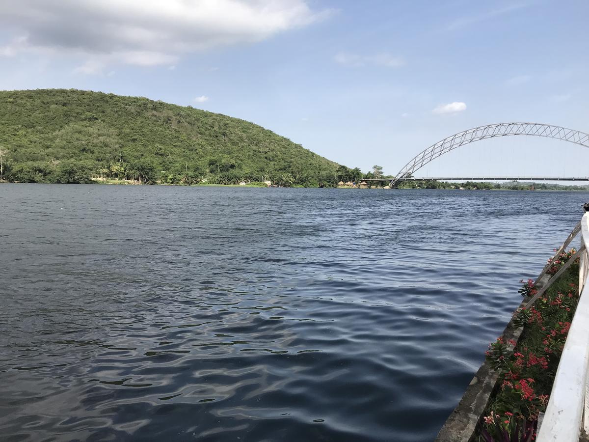 Akosombo Continental Hotel Экстерьер фото
