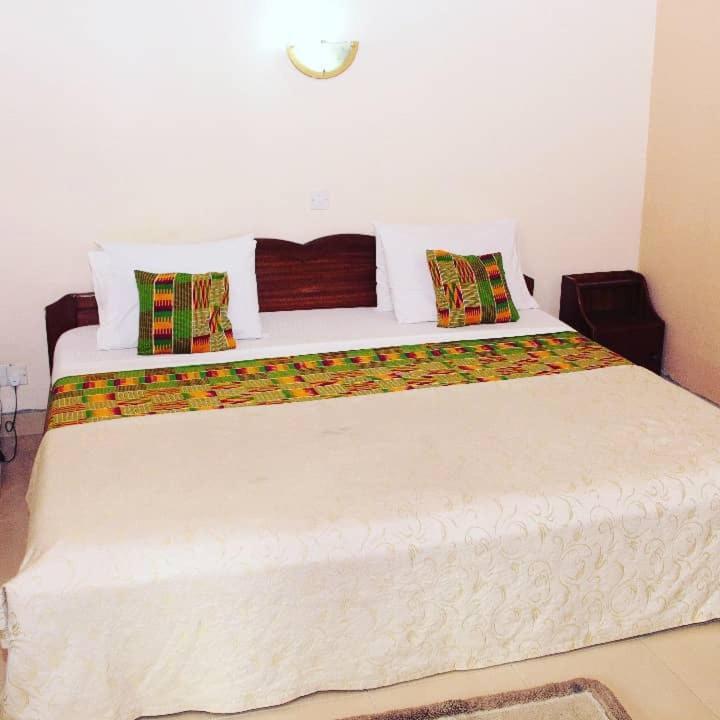 Akosombo Continental Hotel Экстерьер фото
