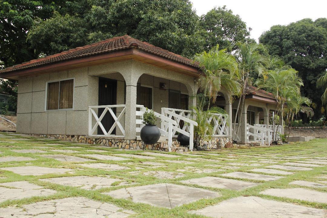 Akosombo Continental Hotel Экстерьер фото